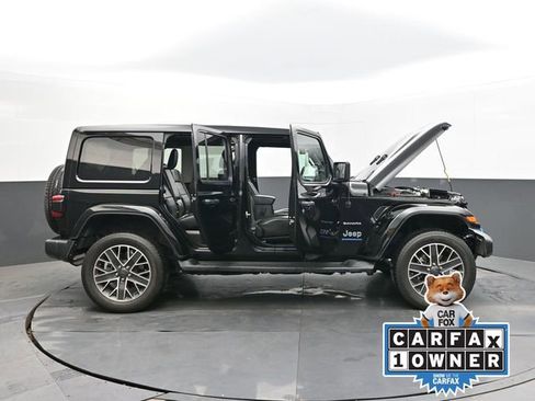 Used 2023 Jeep Wrangler Unlimited Sahara w/ Cold Weather Group image 67