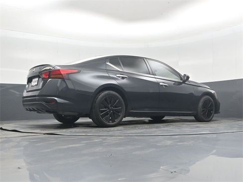 Used 2021 Nissan Altima 2.5 SV image 39