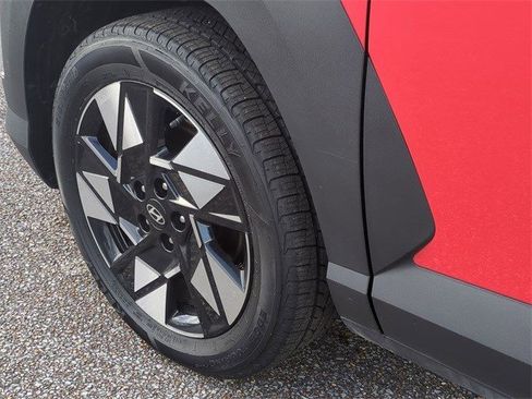 Used 2024 Hyundai Kona SEL image 11