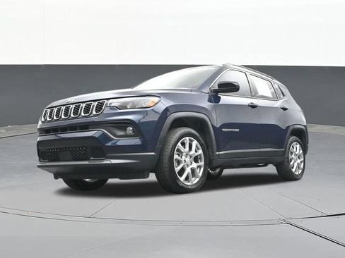 Used 2024 Jeep Compass Latitude AWD/4WD image 54