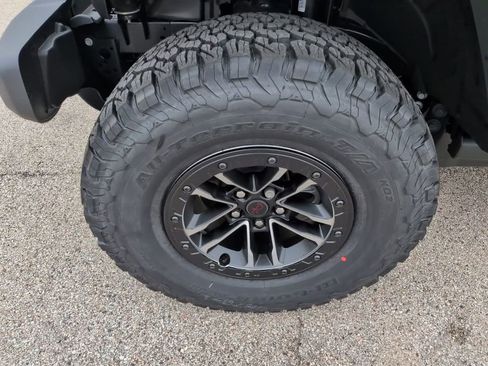 New 2026 Jeep Wrangler Unlimited Rubicon w/ Xtreme 35 Tire Package AWD/4WD image 15