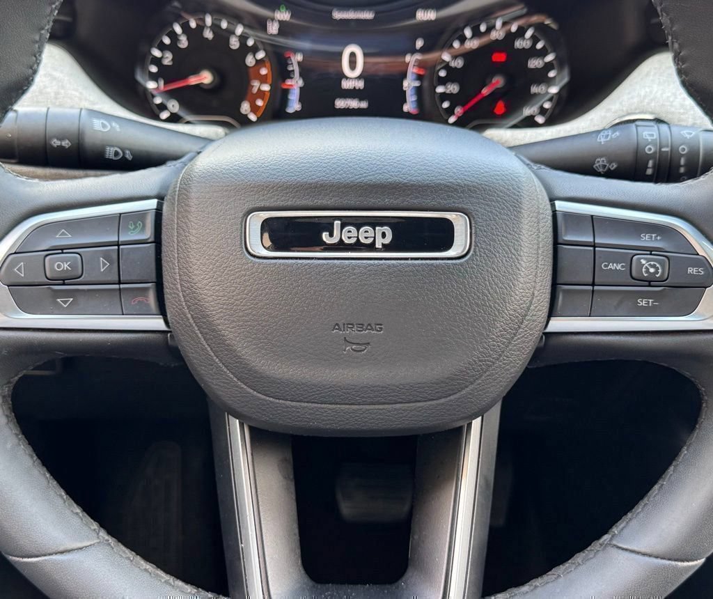 Used 2024 Jeep Compass Latitude AWD/4WD image 6
