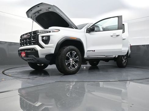 Used 2024 GMC Canyon AT4 w/ AT4 Premium Package image 18