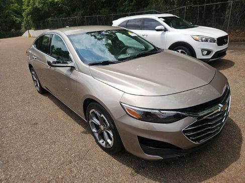 Used 2024 Chevrolet Malibu LT FWD image 3
