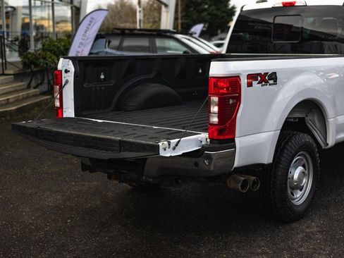 Used 2021 Ford F250 XLT w/ XLT Premium Package image 11