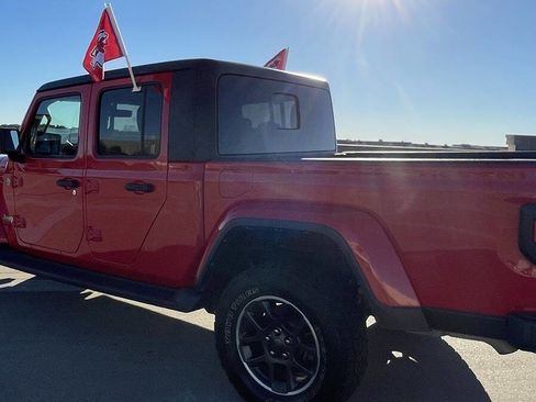 Used 2022 Jeep Gladiator Overland w/ Cold Weather Group image 4