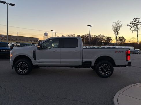 New 2026 Ford F250 Platinum w/ FX4 Off-Road Package image 7