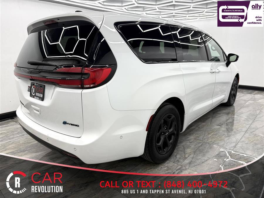 Used 2024 Chrysler Pacifica Limited FWD image 10