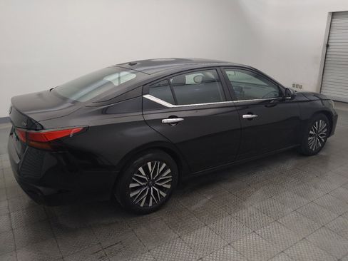 Used 2024 Nissan Altima 2.5 SV FWD image 10