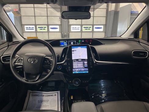 Used 2020 Toyota Prius Prime XLE image 28