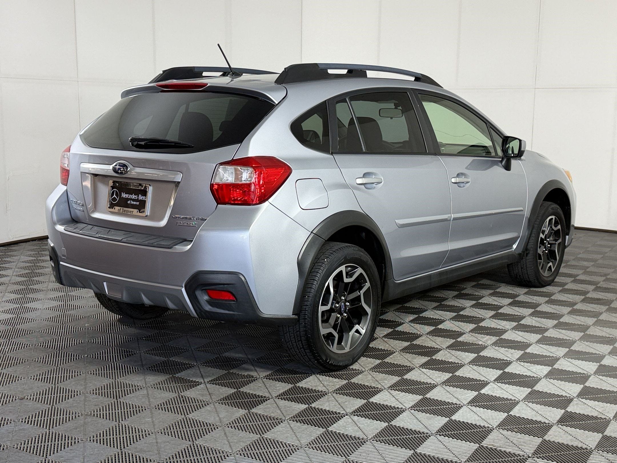 Used 2016 Subaru Crosstrek 2.0i Premium w/ Moonroof Package AWD/4WD image 9