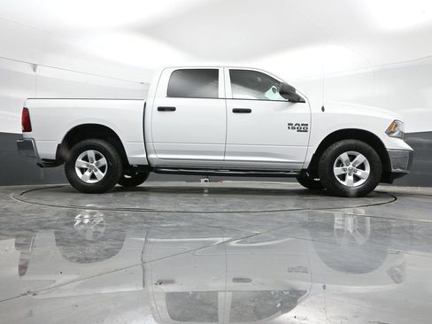 Used 2022 RAM 1500 Classic SLT AWD/4WD image 38