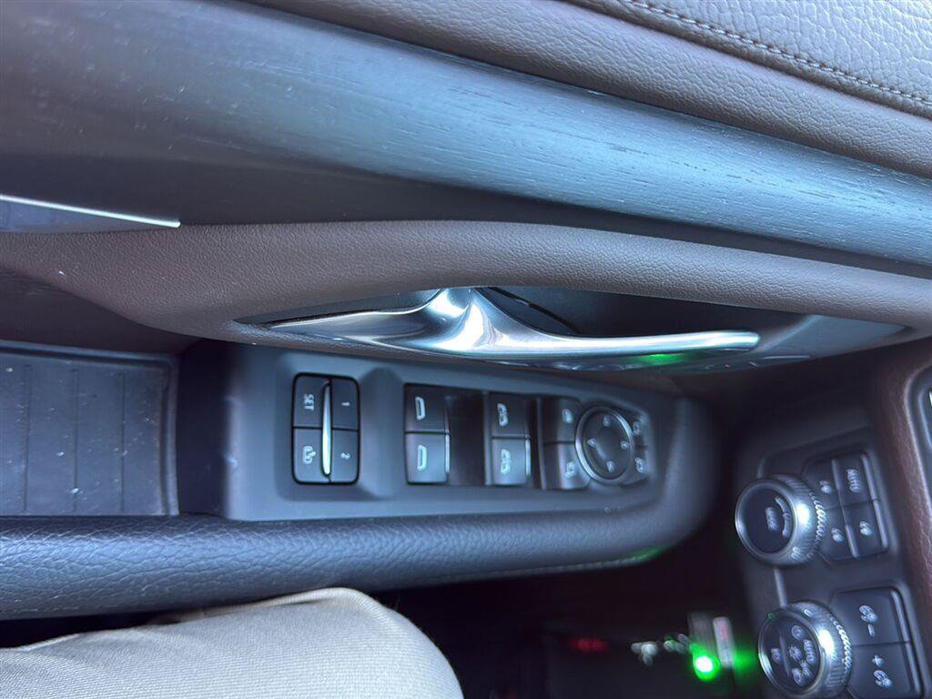Used 2022 GMC Yukon Denali AWD/4WD image 16