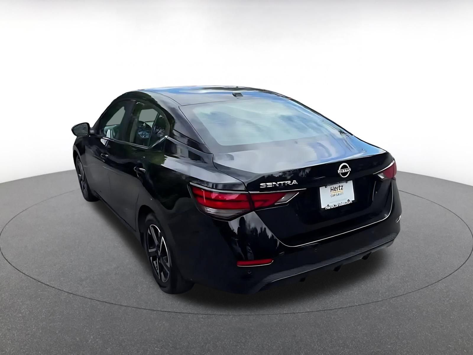 Used 2025 Nissan Sentra SV FWD image 10