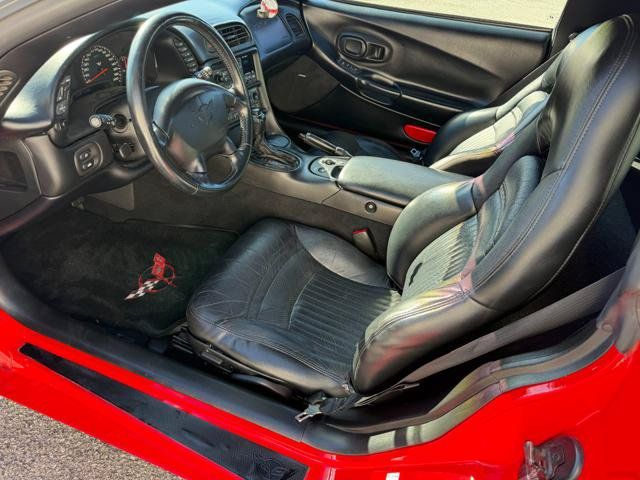 Used 2000 Chevrolet Corvette Coupe w/ Roof Pkg RWD image 8