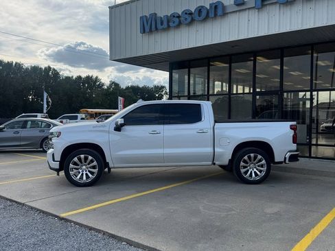 Used 2021 Chevrolet Silverado 1500 High Country image 3