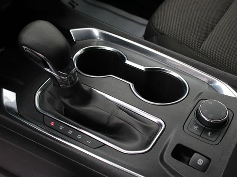 Used 2023 Chevrolet Traverse LT image 33