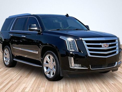 Used 2020 Cadillac Escalade Luxury AWD/4WD image 9