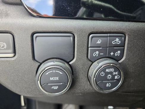 Used 2023 Chevrolet Silverado 1500 LTZ image 30