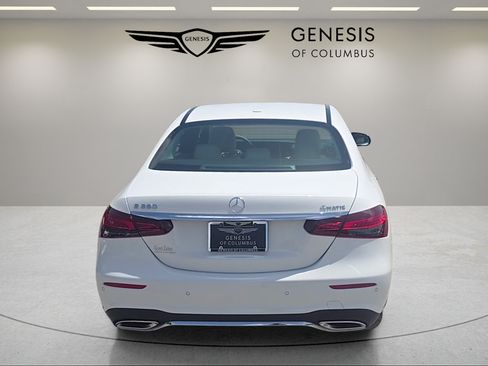 Used 2022 Mercedes-Benz E 350 4MATIC Sedan image 4