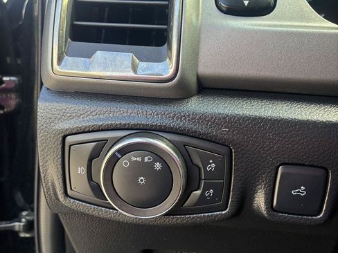 Used 2019 Ford Ranger XLT w/ Equipment Group 302A Luxury AWD/4WD image 18