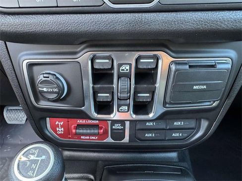 New 2025 Jeep Gladiator Willys image 6