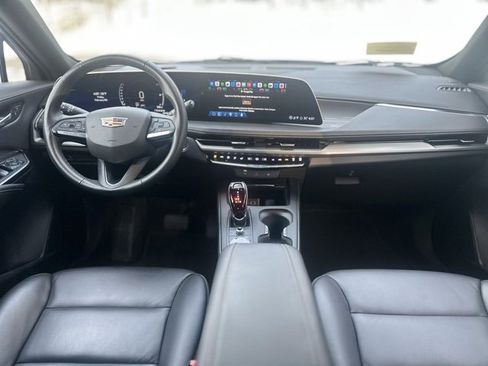 Used 2025 Cadillac XT4 Premium Luxury image 24