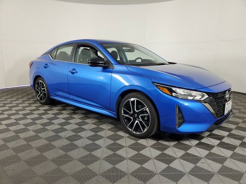 Used 2024 Nissan Sentra SR w/ Lighting Package image 2