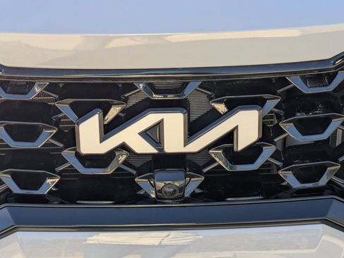 Used 2023 Kia Sorento SX image 32