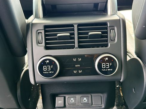 Certified 2025 Land Rover Discovery Dynamic SE AWD/4WD image 19