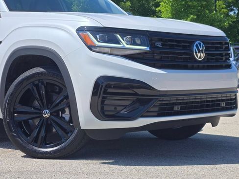 Used 2023 Volkswagen Atlas SEL R-Line AWD/4WD image 2