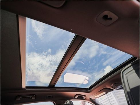 New 2025 Porsche Cayenne image 29