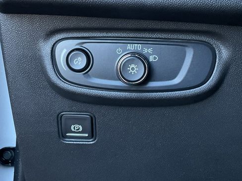 Used 2024 GMC Terrain SLE image 26