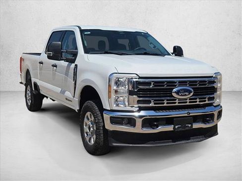Used 2024 Ford F250 XLT w/ FX4 Off-Road Package AWD/4WD image 3
