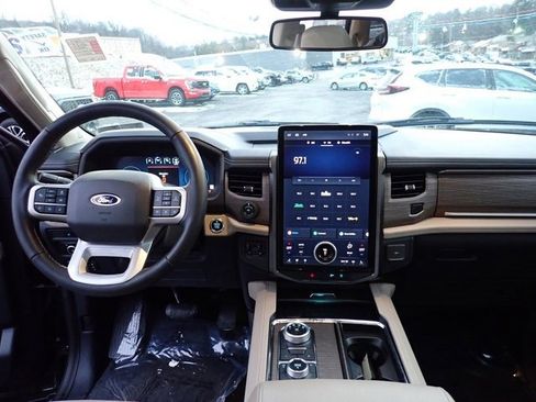 Used 2023 Ford Expedition Max Limited image 21