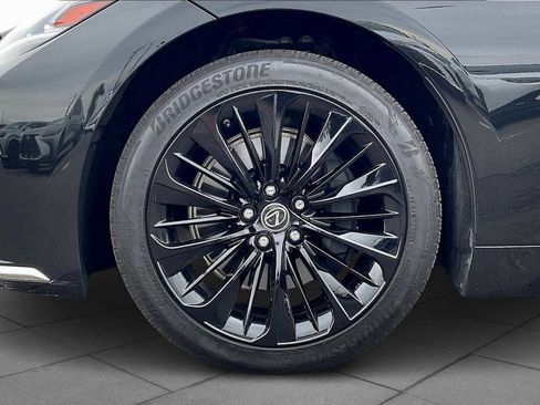 Used 2022 Lexus LS 500 w/ Accessory Package (Z1) image 9