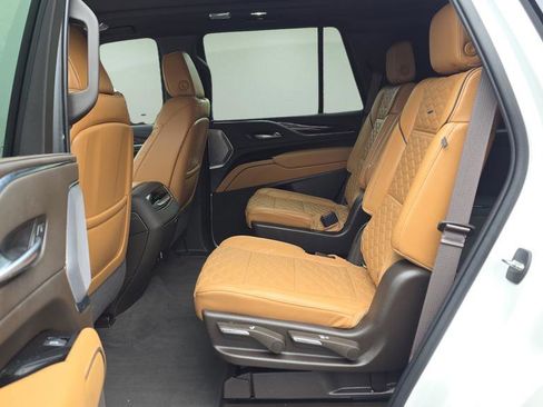 Certified 2022 Cadillac Escalade Sport w/ Touring Package image 22