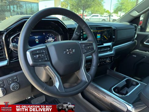 Used 2026 Chevrolet Silverado 2500 LTZ w/ LTZ Plus Package AWD/4WD image 18