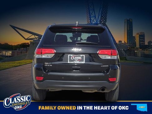 Used 2020 Jeep Grand Cherokee Laredo image 6