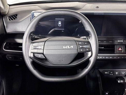 New 2025 Kia K4 LXS image 13