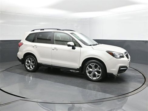 Used 2018 Subaru Forester 2.5i Touring w/ Popular Package #3B image 17