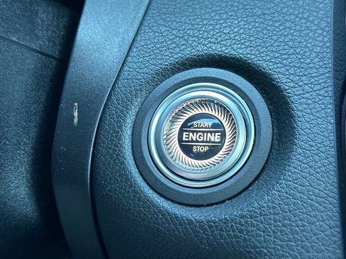 Used 2021 Mercedes-Benz C 300 Sedan image 25