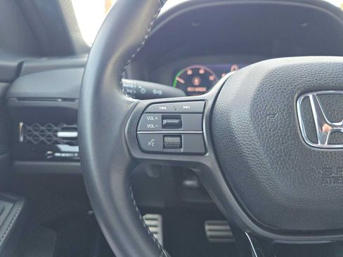 Used 2025 Honda Accord Sport image 31