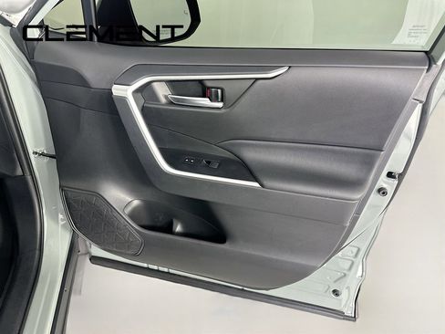 Used 2021 Toyota RAV4 XLE w/ Convenience Package image 35