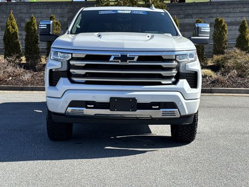 Used 2025 Chevrolet Silverado 1500 High Country image 3