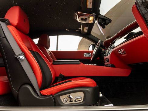 Used 2018 Rolls-Royce Wraith RWD image 45