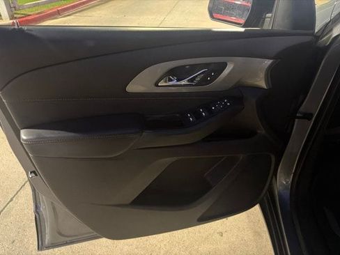 Used 2021 Chevrolet Traverse LS w/ LPO, Floor Liner Package FWD image 9