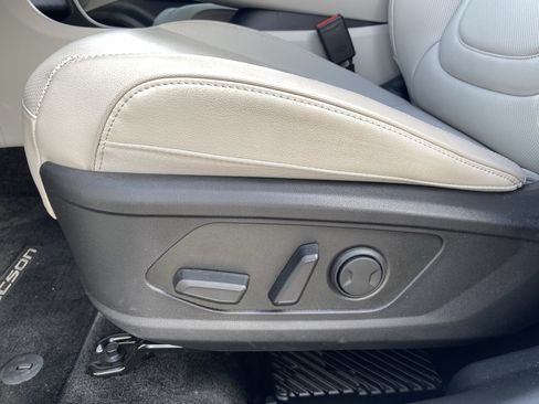 Used 2025 Hyundai Tucson Limited AWD/4WD image 21