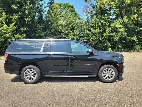 Used 2023 Chevrolet Suburban Premier AWD/4WD image 9