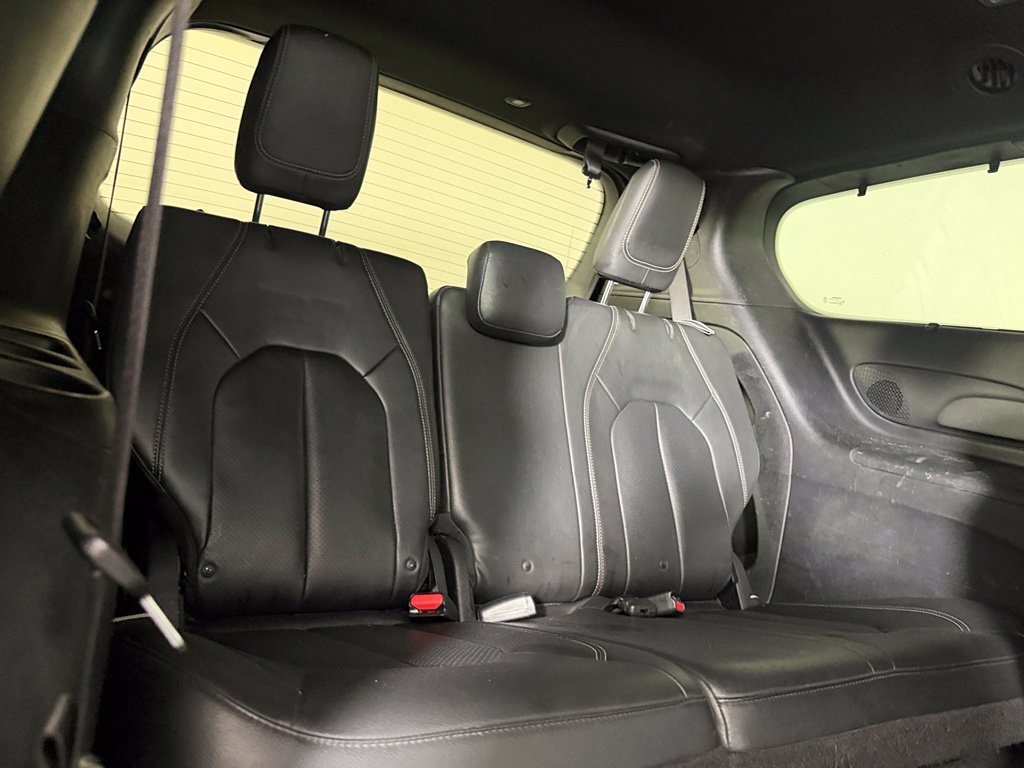 Used 2018 Chrysler Pacifica Touring-L Plus w/ S Appearance Package FWD image 18